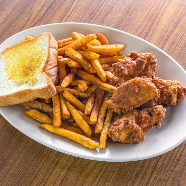 Wing Ding Dinner (8 Pieces).